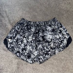 Lululemon Hotty hot shorts